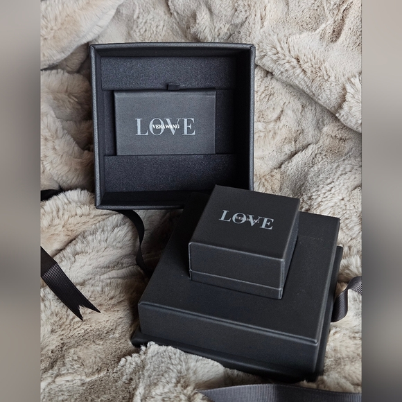 ♡Brand New♡- Vera Wang Love - Empty Ring Boxes - Picture 3 of 6